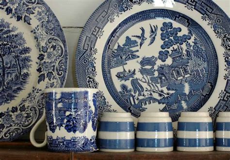 blue willow pattern china|antiques blue willow prices guide.